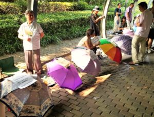 kišobrani sa životopisima, ljudi