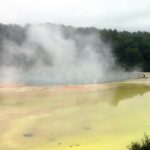 jezero iznad kojeg je magla