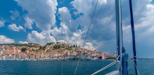 Koja je zemlja bolja za odmor: Hrvatska ili Grčka?