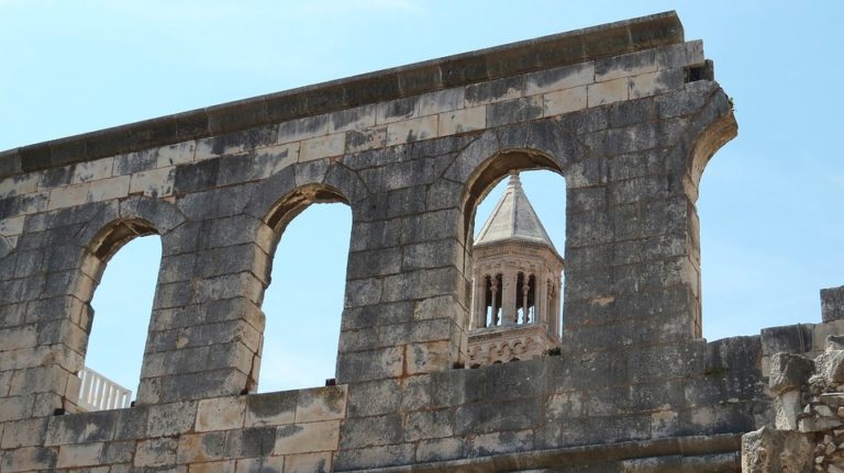 Top 5 mjesta u Srednjoj Dalmaciji koja morate posjetiti