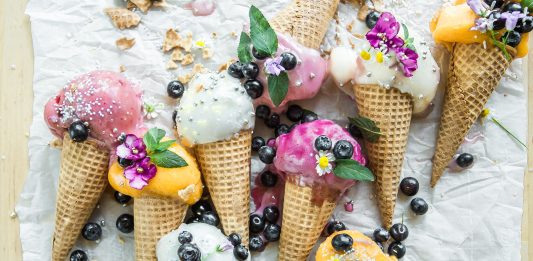 Sladoledi od vanilije i jagode