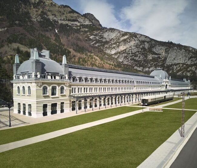 Royal Hideaway Hotel
