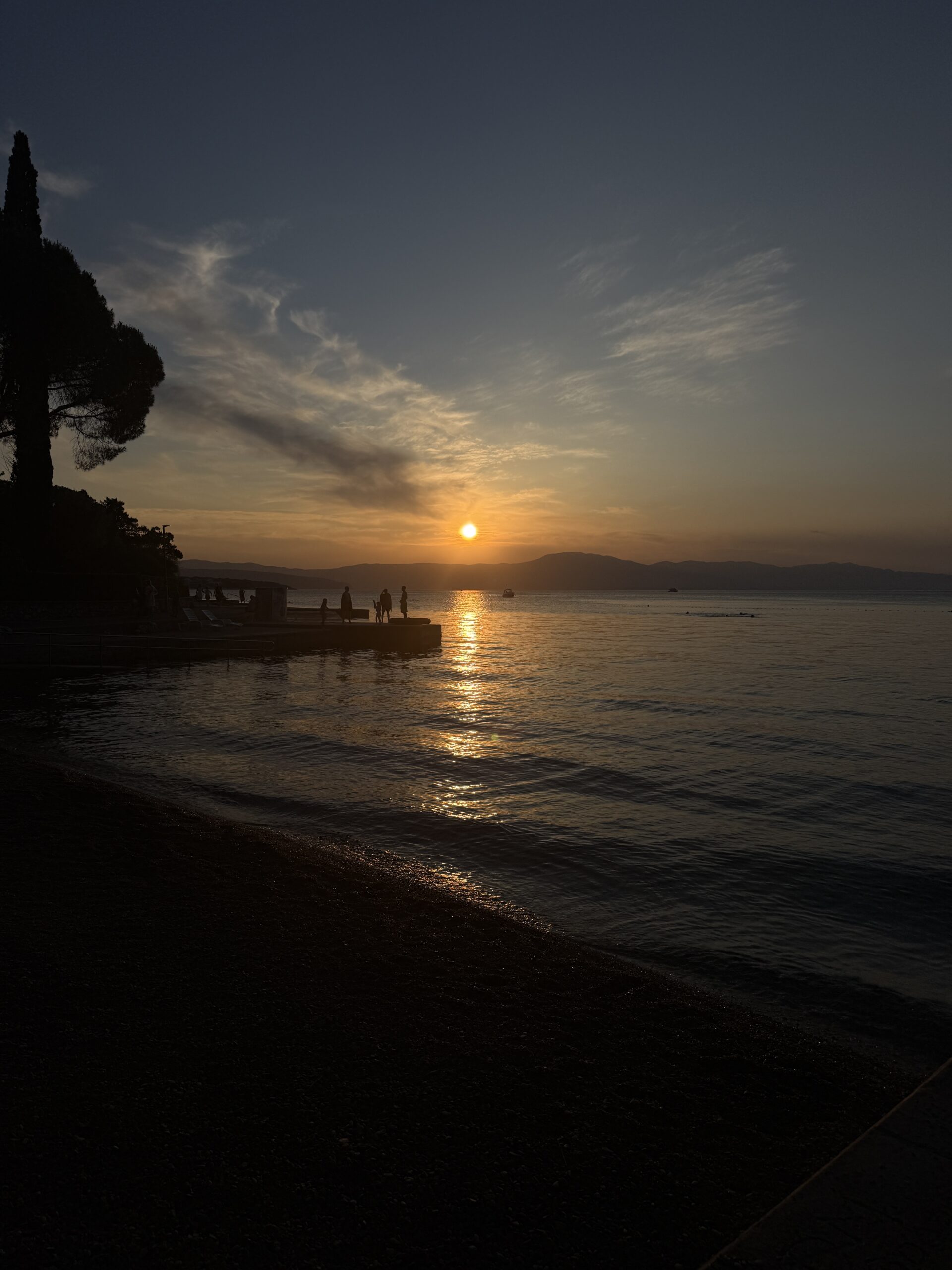 Zalazak sunca u Malinskoj