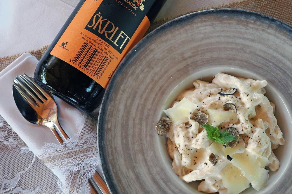 Tjestenina s tartufima i šrklet