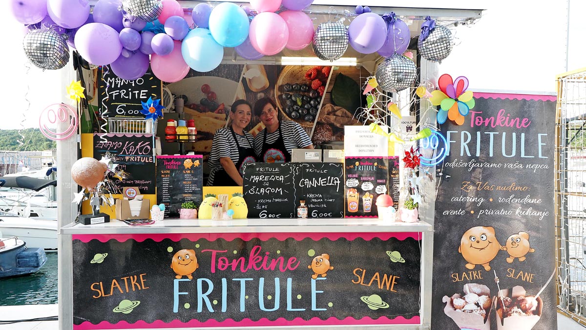 Štand Tonkine fritule na Festivalu sladoleda