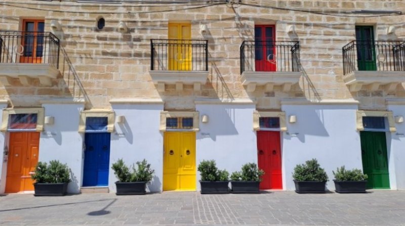 Vrata u boji u Marsaxlokku