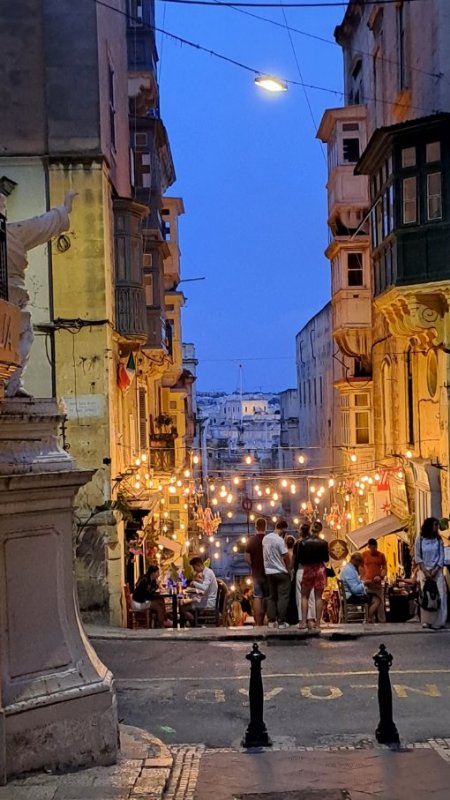 Noćna atmosfera u Valeti