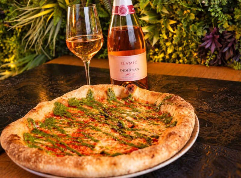 Pizza Margherita i pjenušac Didin san