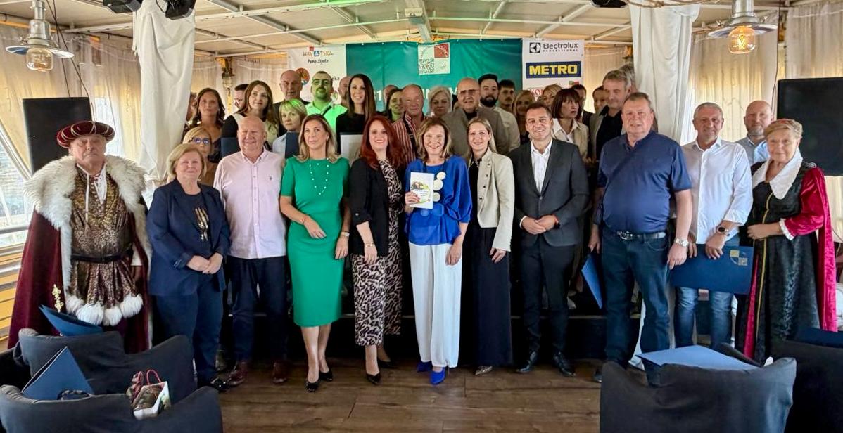 Grupna fotografija